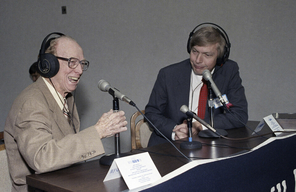 Bob Edwards, til højre i billedet, er død i en alder af 76 år.