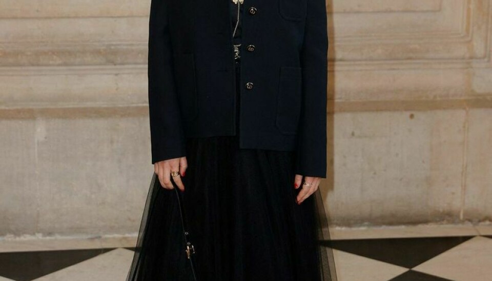 Britiske Lady Amelia Windsor ankommer til Dior-showet mandag.