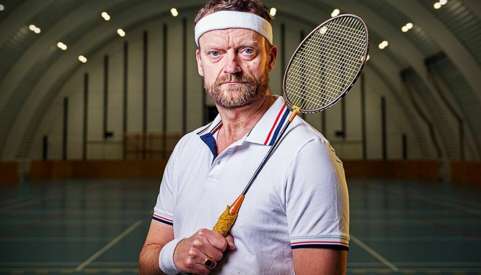 I programserien 'Frank Hvam: Make Badminton Great Again' ser komikeren på, hvad Danmark har opnået inden for badminton, og hvordan sporten har udviklet sig gennem tiden i jagten på at finde den formel, vi har i Danmark, som igen og igen har sikret os sejren.
