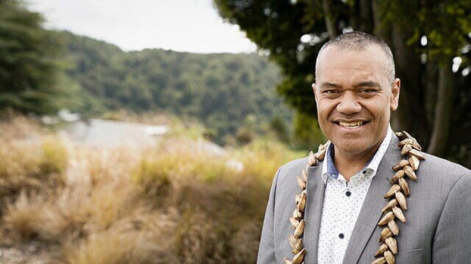 Selvom læger forsøgte at genoplive ham, stod hans liv ikke til at redde.