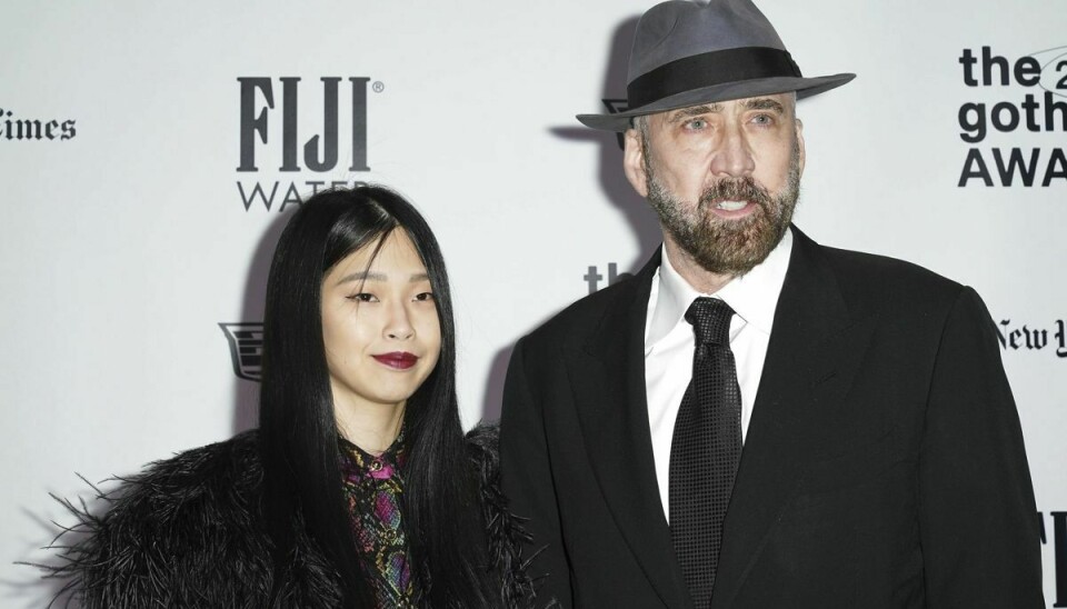 Skuespiller Nicolas Cage har indspillet en lang række film og er blevet anerkendt mange gange for sine præstationer. Blandt andet modtog han i 1996 en oscarstatuette for sin hovedrolle i filmen 'Leaving Las Vegas'. Her ses han med sin hustru, Riko Shibata.(Arkivfoto)