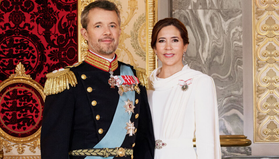 Det er første gang kong Frederik og dronning Mary er værter ved en stor officiel fest som Danmarks kongepar.