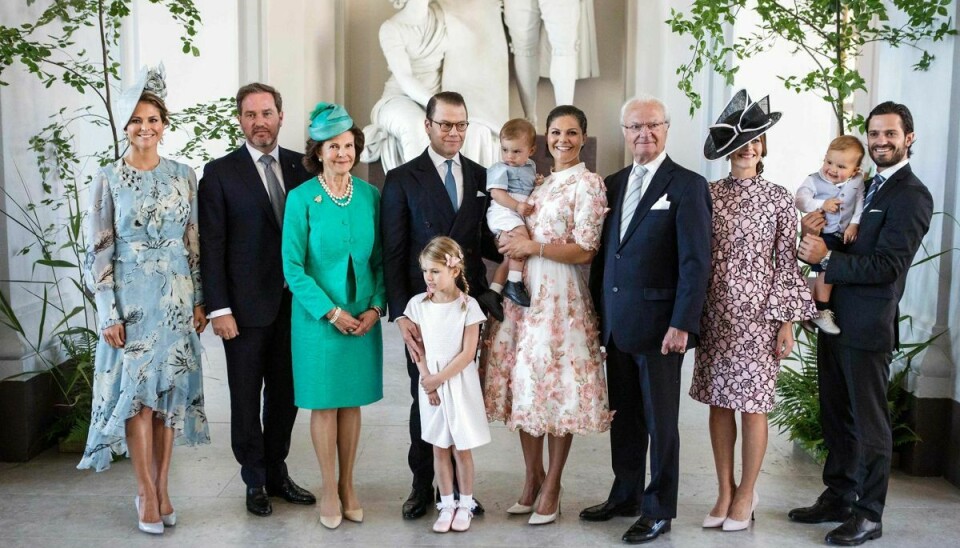 Den svenske kongefamilie er vokset støt de seneste år. Dronning Silvia og kong Carl Gustafs tre børn, kronprinsesse Victoria, prins Carl Philip og prinsesse Madeleine, har givet regentparret otte børnebørn i alderen ni år til otte måneder. (Arkivfoto).