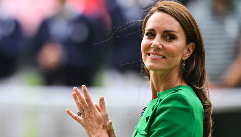 For omtrent seks år siden, donerede prinsesse Kate 18 centimeter af sine lange lokker til parykker til kræftramte børn og unge. Nu kæmper hun selv mod den grusomme sygdom.