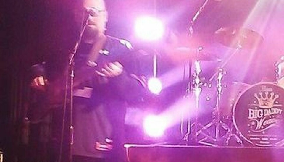Bassisten Jason Weaver døde af coronakomplikationer.