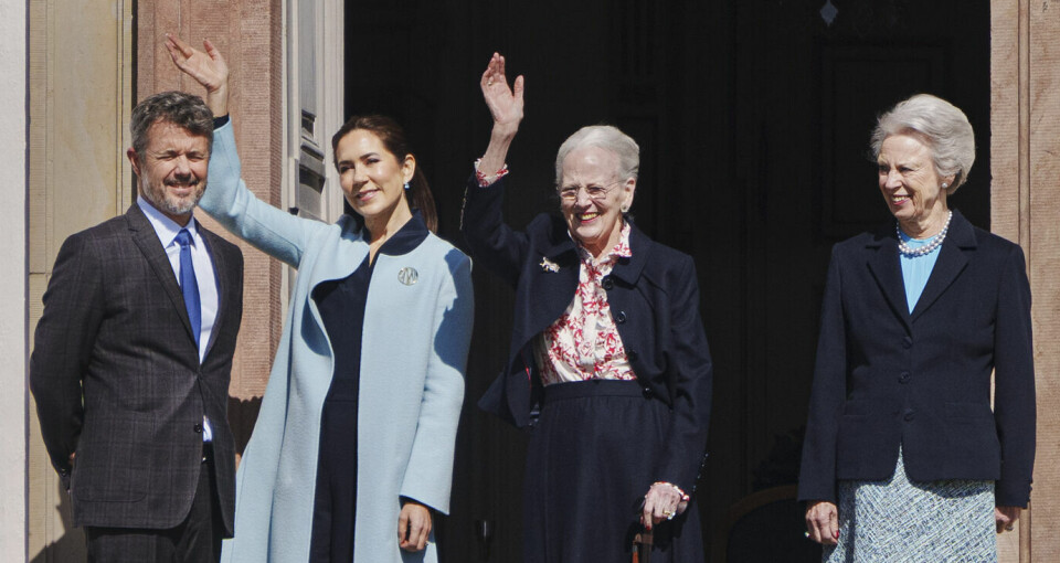 Her ses billedet af familien, som dronning Margrethe blev fejret.