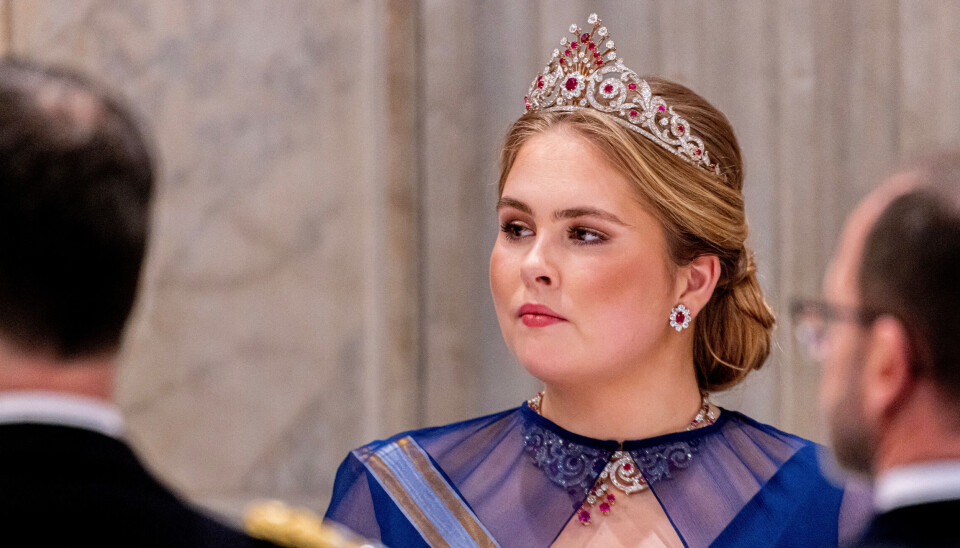 Kronprinsesse Catharina-Amalia med det smukke Ruby Peacock-smykkesæt.