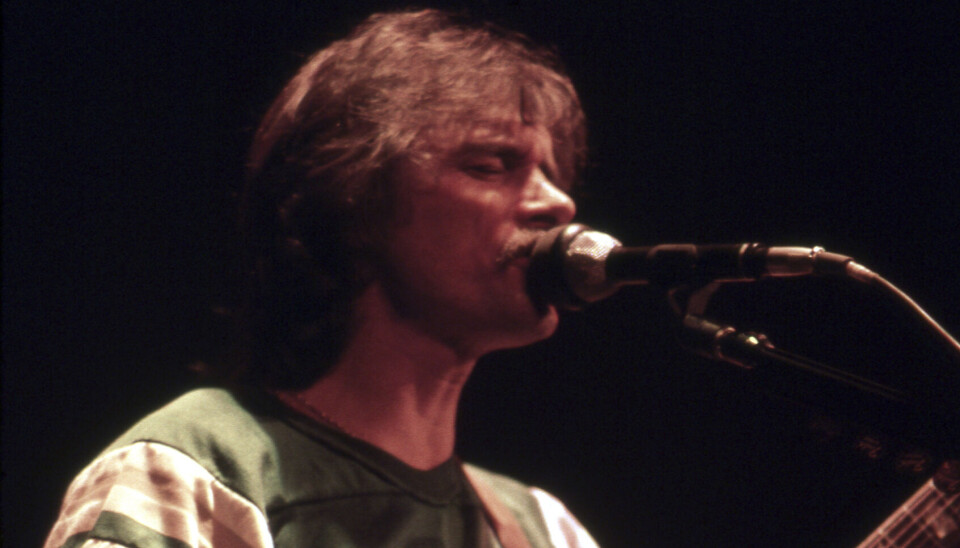 Den nu afdøde rockstjerne Dickey Betts ses her under en koncert i 1973.