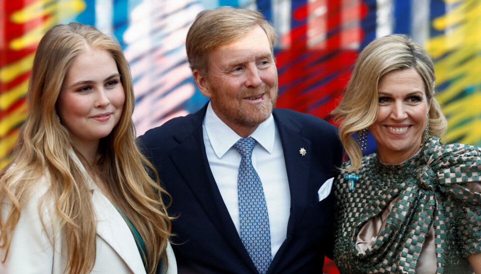 Den hollandske tronarving, Catharina-Amalia, ses her sammen med sine forældre, kong Willem Alexander og dronning Maxima.