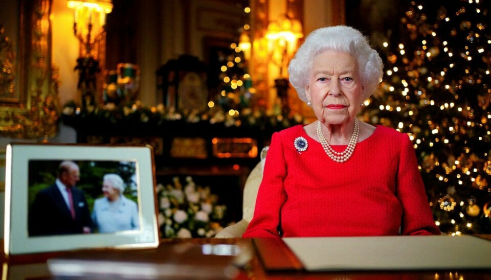 Den britiske dronning Elizabeth havde et foto af sig selv og sin afdøde mand, prins Philip, stående på skrivebordet, da hun holdt sin årlige juletale.