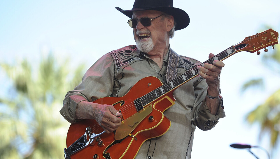 Den legendariske amerikanske rock-guitarist Duane Eddy er gået bort. Han blev 86 år gammel