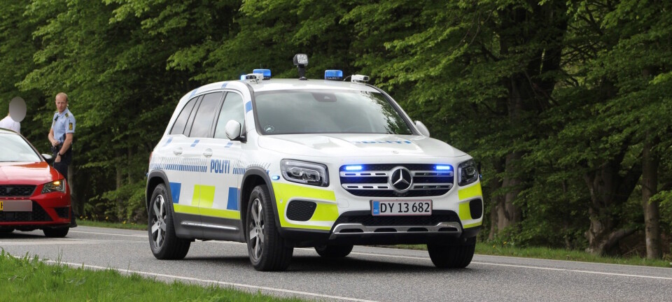 Fire biler banker sammen på motorvej