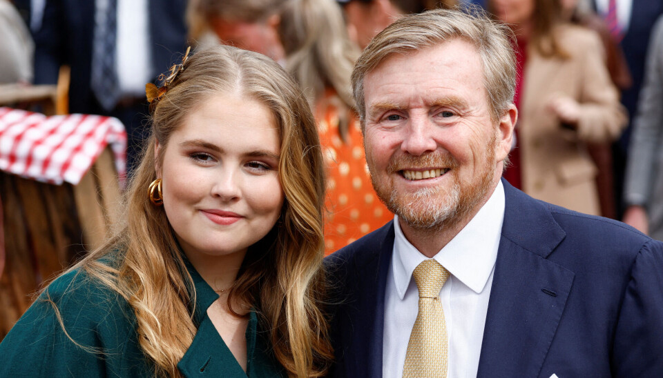 Prinsesse Amalia ses her sammen med sin far, kong Willem Alexander.