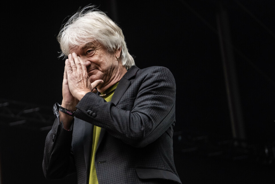 Lars Lilholt beder til de højere magter om en Silkeborg-sejr over AGF i pokalfinalen.