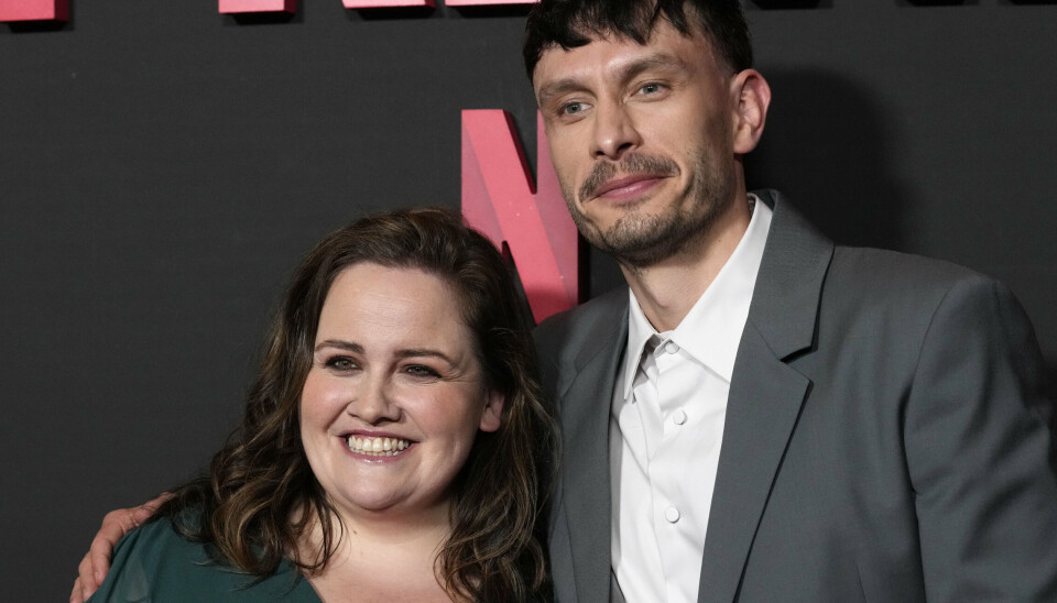 Efter premieren på 'Baby Reindeer' begyndte folk at spekulere i, hvem der kunne have inspireret Richard Gadd til at skrive serien. Her ses han med Jessica Gunning, der spiller Martha.