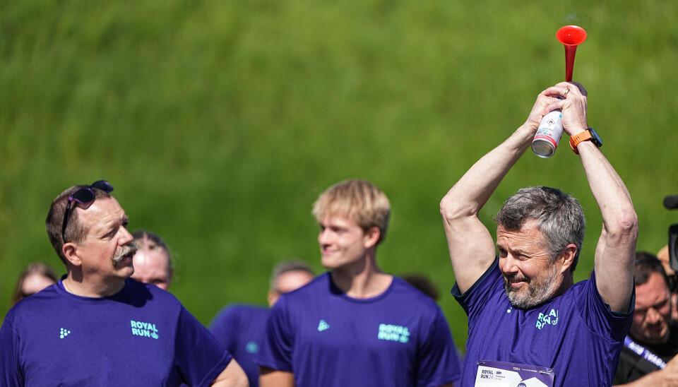 I Fredericia skal kongen løbe en engelsk mil. Senere skal han løbe fem og ti kilometer i Aarhus og København.