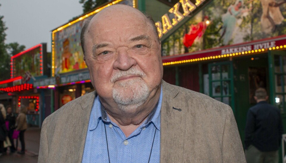 Flemming Jensen må selv ordne alting eftersom hustruen er røget på hospitalet.