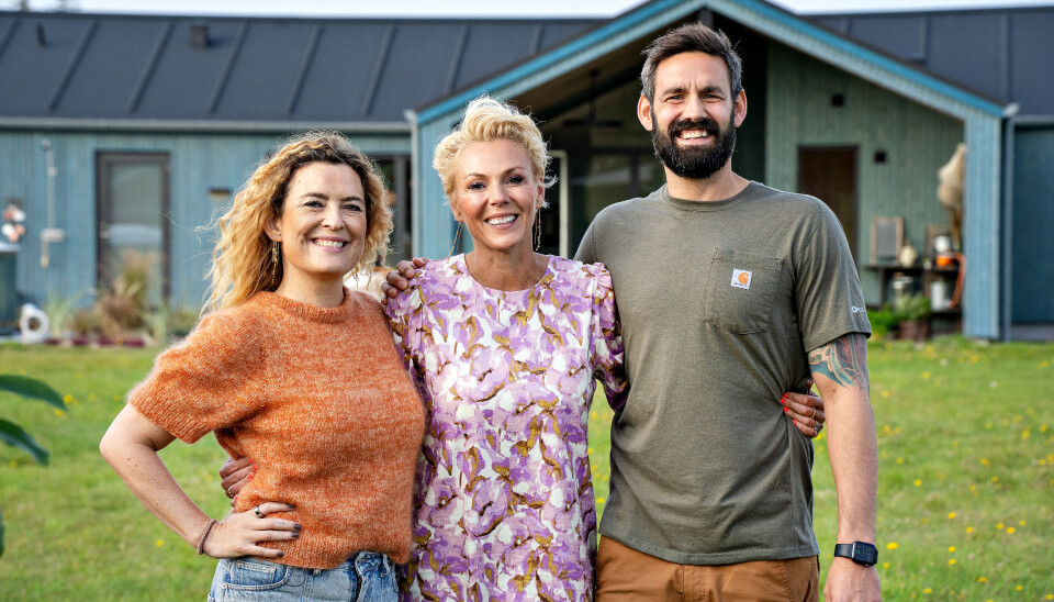 Lene Beier er vært, og Camilla Kjems (tv.) og Patrick Bentsen er dommere på 'Sommerdrømme'.