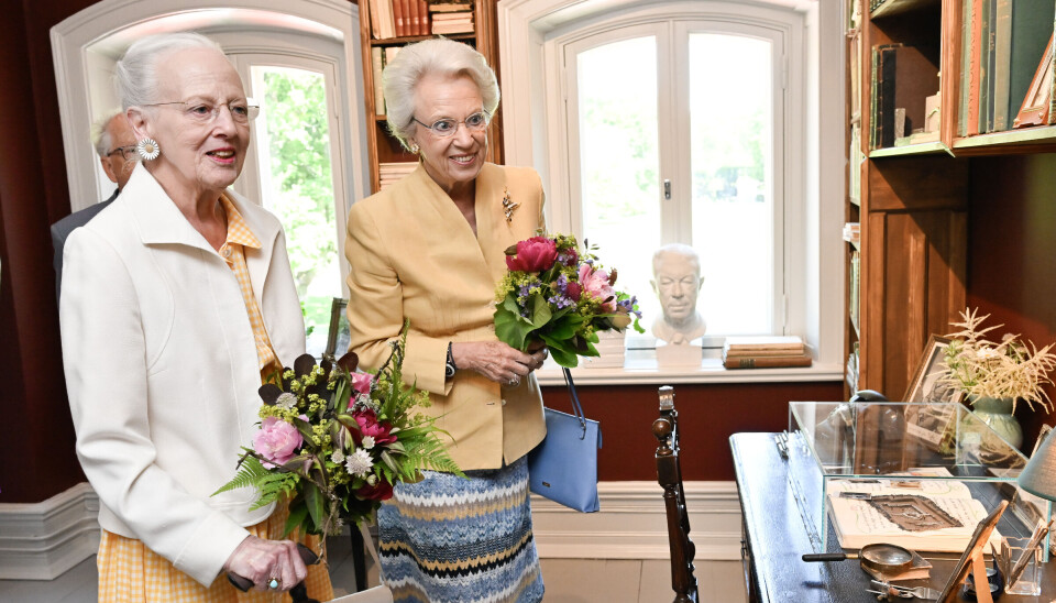 Dronning Margrethe og prinsesse Benedikte besigtiger 'Eventyret om Sofiero - fra kongeligt slot til folkets park' under besøget på slottet