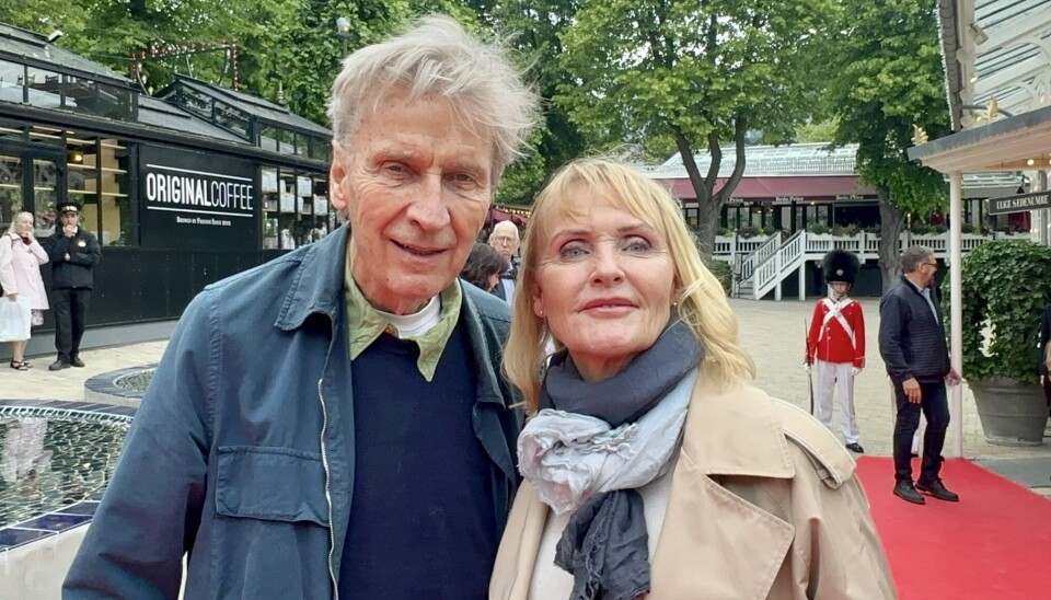 Jørgen de Mylius er ustoppelig, når det gælder om at spille musik. Her sammen med hustruen Inger, 61, som han blev gift med i 2033. De har to børn sammen.