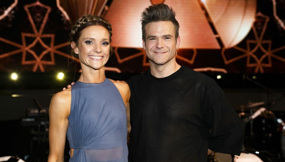 Lise Rønne kan godt mærke, at dansen har sat sig i kroppen - både fysisk og mentalt - efter tre måneders intensiv dansetræning, der skal passes ind i en hverdag med tre børn. Men hun glæder sig hver dag til at træde ind i træningslokalet med dansepartneren Silas Holst, der nu er blevet en tæt ven, fortæller tv-værten. (Arkivfoto). Lise Rønne kan godt mærke, at dansen har sat sig i kroppen - både fysisk og mentalt - efter tre måneders intensiv dansetræning, der skal passes ind i en hverdag med tre børn. Men hun glæder sig hver dag til at træde ind i træningslokalet med dansepartneren Silas Holst, der nu er blevet en tæt ven, fortæller tv-værten. (Arkivfoto).