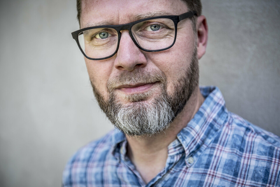 Det var aldrig en karriereplan for Lasse Rimmer at blive komiker. - Jeg begyndte bare at optræde, fordi det opdagede jeg, at man kunne, og det havde jeg lyst til, siger han. (Arkivfoto).