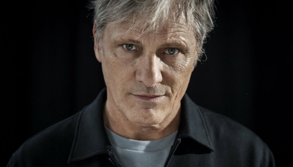 - Jeg foretrækker at tale dansk, når jeg er i Danmark. På den måde holder jeg mig i gang, siger Viggo Mortensen, hvis far var dansk.