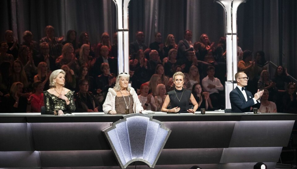 Dommern, Anne Laxholm, Britt Bendixen, Marianne Eihilt og Jens Werner. Nikolaj Hübbe er smittet med corona. Dommern, Anne Laxholm, Britt Bendixen, Marianne Eihilt og Jens Werner. Nikolaj Hübbe er smittet med corona.