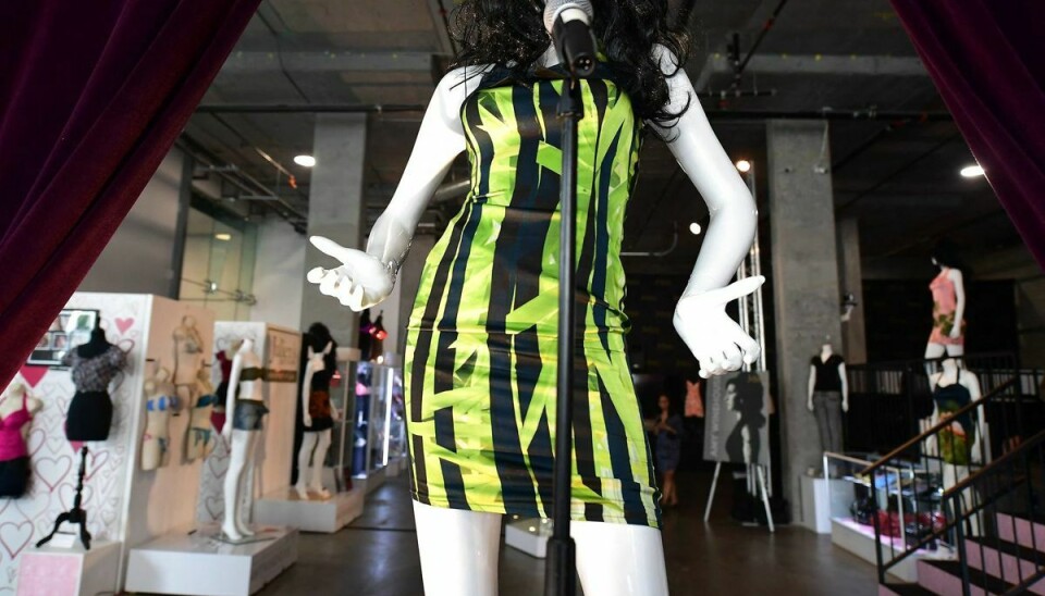 Denne kjole bar Winehouse under sin sidste koncert. Vurdering: 15.000-20.000 dollar