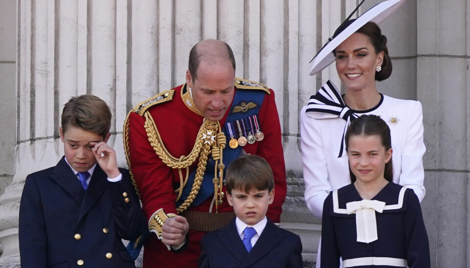 Prinsesse Kate ses her på balkonen på Buckingham Palace sammen med prins William og parrets tre børn, 10-årige prins George, 6-årige prins Louis og 9-årige prinsesse Charlotte.
