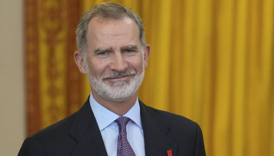 Kong Felipe var tæt på tårer, da hans to døtre pludselig rejste sig og holdt tale til ære for ham og dronning Letizia.