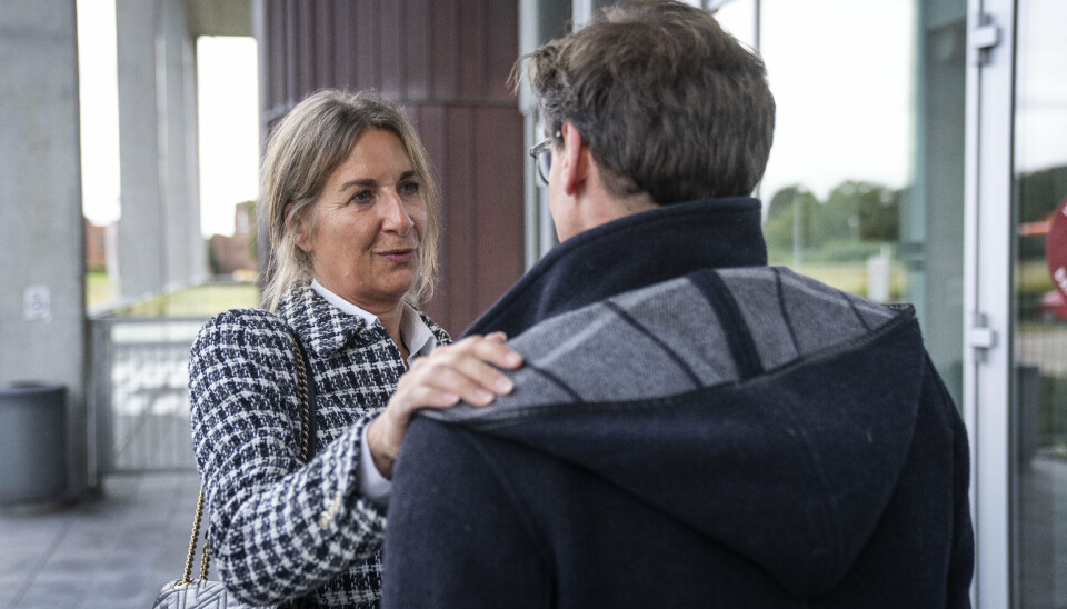 Advokat Mette Grith Stage, der er forsvarer for provokunstneren, kalder torsdagens dom for en 'mavepuster'. De havde håbet på, at retten havde gjort i hvert fald en del af dommen betinget, lyder det også fra advokaten.
