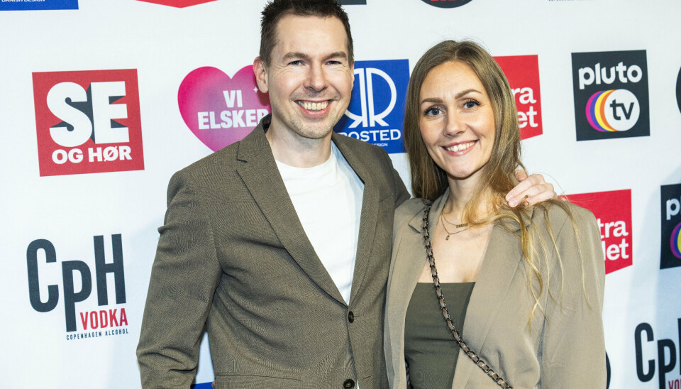 Dan Andersen har i flere interview og på de sociale medier åbenhjertigt fortalt, at parret har været i fertilitetsbehandling grundet dårlig sædkvalitet, som komikeren har kaldt sørgelig. Komikeren optræder også med showet 'Nedsat hørelse. Nedsat sædkvalitet. Opsat far'.