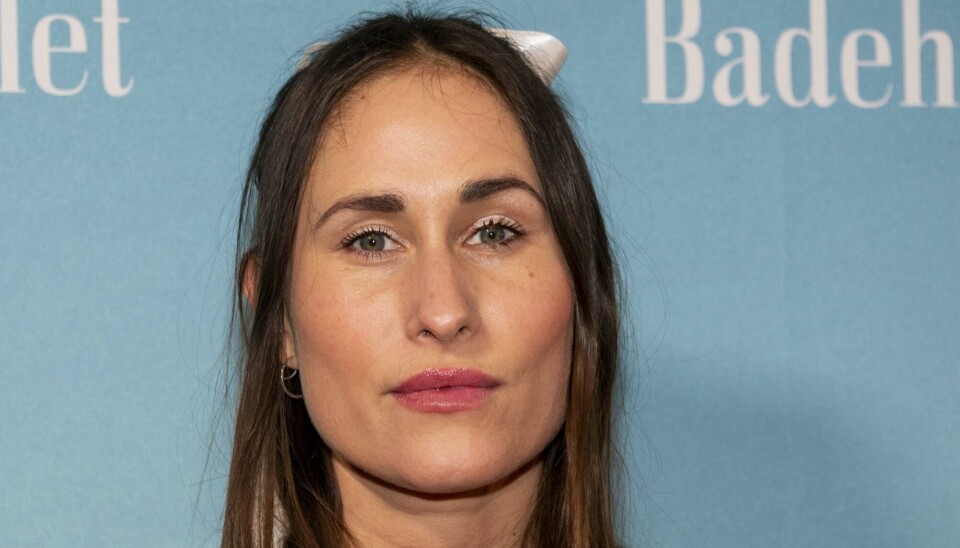 Rosalinde Mynster åbner op i DR-dokumentaren 'Vores fars sol'.