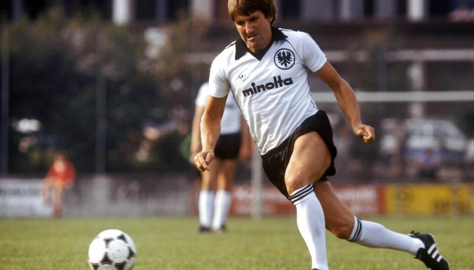 Eintracht Frankfurt legende Bernd Nickel døde onsdag morgen eftger længere tids sygdom. Han blev 72 år. Eintracht Frankfurt legende Bernd Nickel døde onsdag morgen eftger længere tids sygdom. Han blev 72 år.