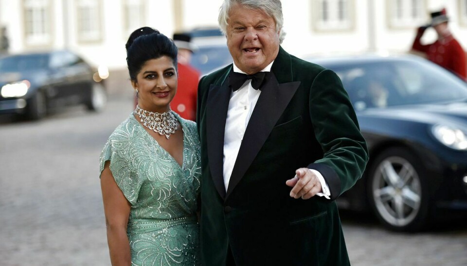 Rigmanden Christian Kjær og hans kone Susan Astani var blandt gæsterne til dronningens 75-års fødselsdag. Det var før han faldt i unåde.