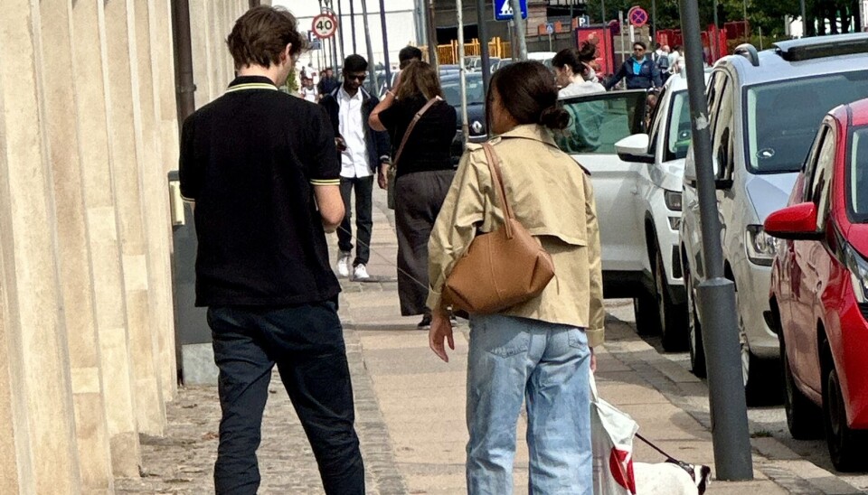 Parret har tidligere vist sig sammen udenfor Grev Felix' adresse på Amalienborg Slot.