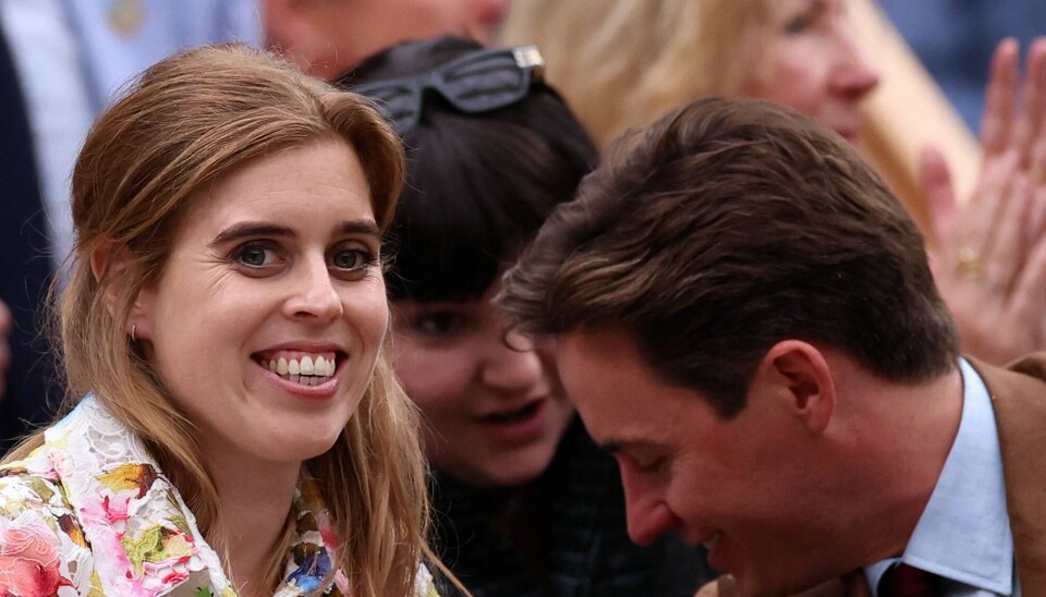 Prinsesse Beatrice og Edoardo Mapelli Mozzi ses her på tilskuerpladserne ved Wimbledon turneringen, der netop er blevet spillet.