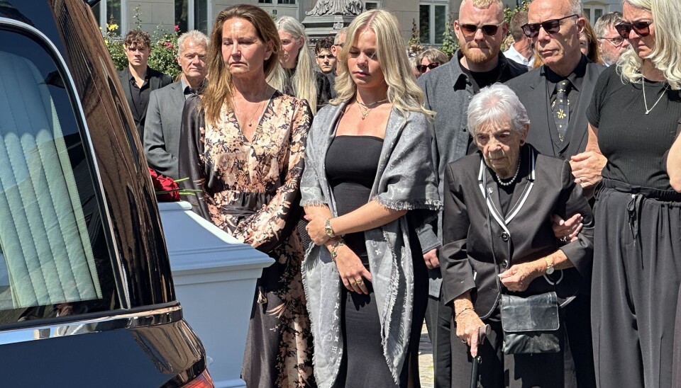 Familien i et sidste farvel til Jens Werner.