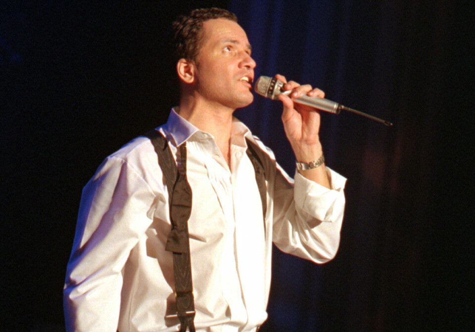 Her ses Michael Carøe til premieren på sit show 'Welcome to my way' i 1998. Han optrådte især med sange af Frank Sinatra og Dean Martin.