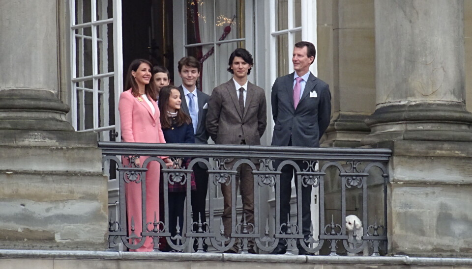 Grev Felix, her på balkonen på Amalien sammen med sin far, prins Joachim, og prinsesse Marie samt sine tre søskende, kan i dag fejre 22-års fødselsdag.