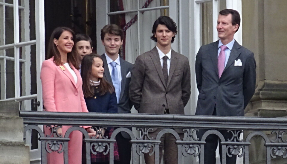 Grev Felix, her på balkonen på Amalien sammen med sin far, prins Joachim, og prinsesse Marie samt sine tre søskende, kan i dag fejre 22-års fødselsdag.