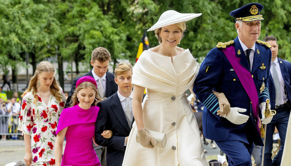 Den belgiske kongefamilie ankommer til ceremonien i St. Michael og St. Gudula-katedralen i Brussel.