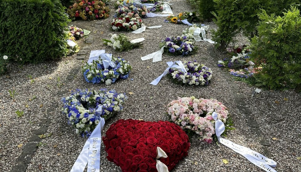Blomster på kirkegårdsstien.