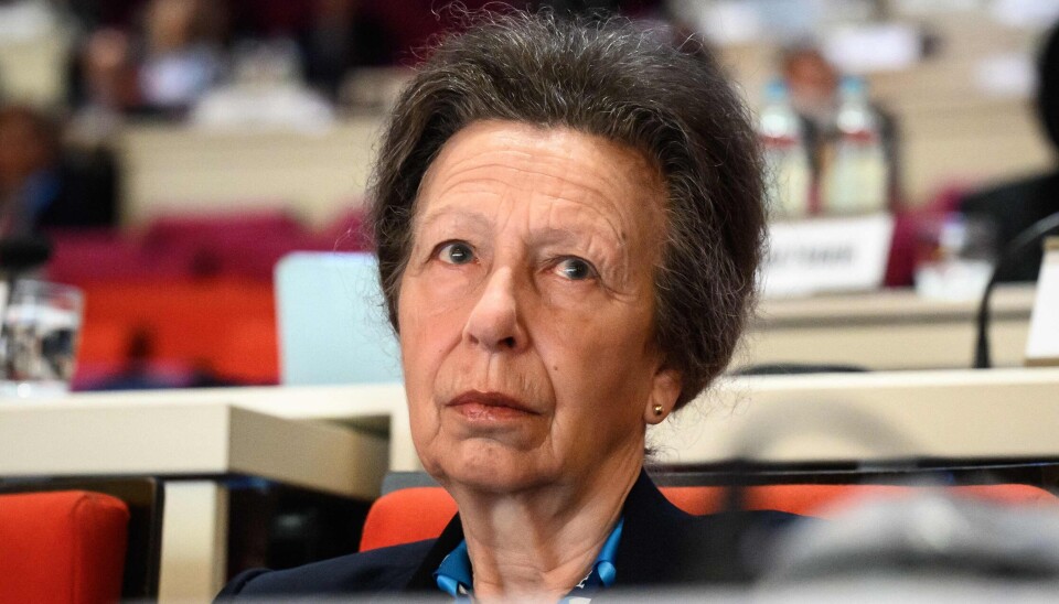 Prinsesse Anne er sluppet af med et blåt øje efter hesteulykke.