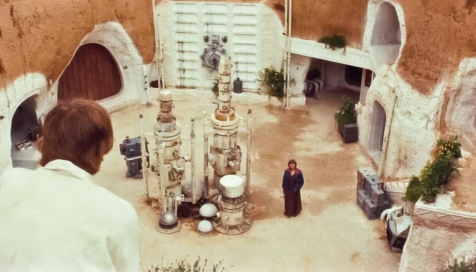 Mark Hamill, der her ses i samtale med kollegaen Shelagh Fraser, havde hovedrollen i de første tre Star Wars-film. Mark Hamill, der her ses i samtale med kollegaen Shelagh Fraser, havde hovedrollen i de første tre Star Wars-film.