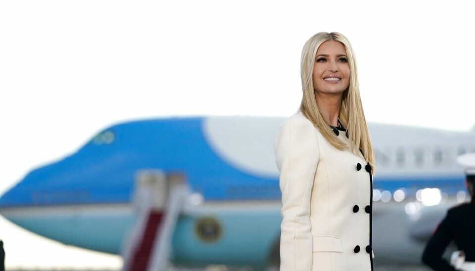 Ivanka Trump den 20. januar i år på Andrews-luftbasen ved Washington D.C. Det er, kort før at hun sammen med sin far, den afgående præsident, Donald Trump, går om bord i Air Force One for at flyve til Florida. Ivanka Trump fylder den 30. oktober 40 år. Ivanka Trump den 20. januar i år på Andrews-luftbasen ved Washington D.C. Det er, kort før at hun sammen med sin far, den afgående præsident, Donald Trump, går om bord i Air Force One for at flyve til Florida. Ivanka Trump fylder den 30. oktober 40 år.