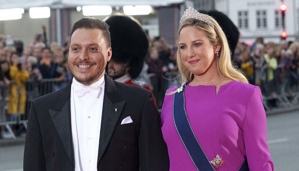 Det vordende brudepar prinsesse Theodora og Matthew Kumar ses her ankomme til festlighederne i forbindelse med dronning Margrethe 50-års regentjubilæum i 2022