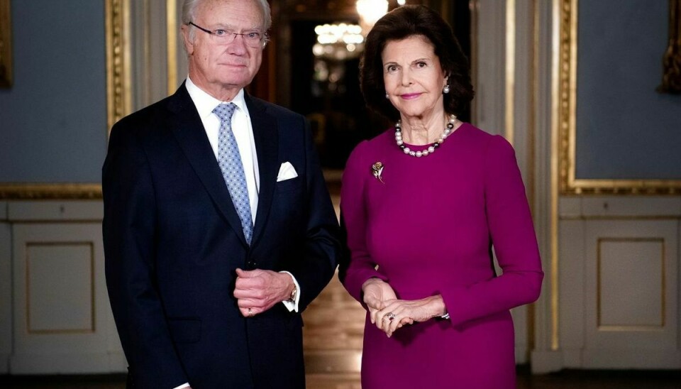 Det svenske hof bekræfter, at kong Carl Gustaf og dronning Silvia nu begge har fået den tredje covid-19 vaccine.