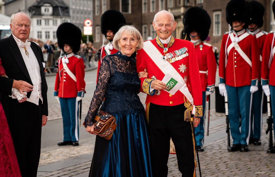 Her ses Per Thornit ankomme til dronning Margrethes 50-års regeringsjubilæum i 2022 sammen med sin kone, Ulla Thornit.